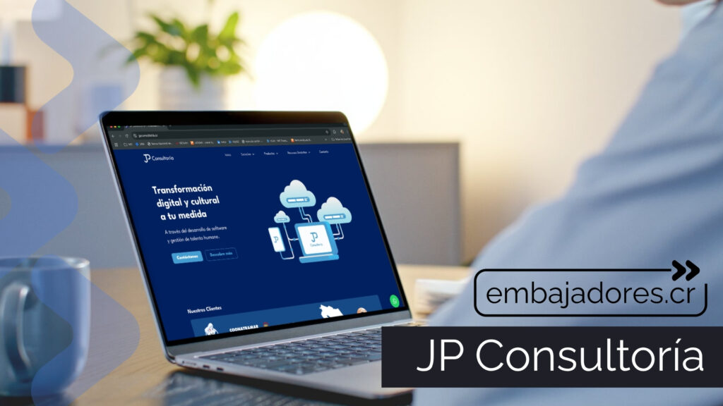 Persona viendo el sitio jpconsultoria.cr